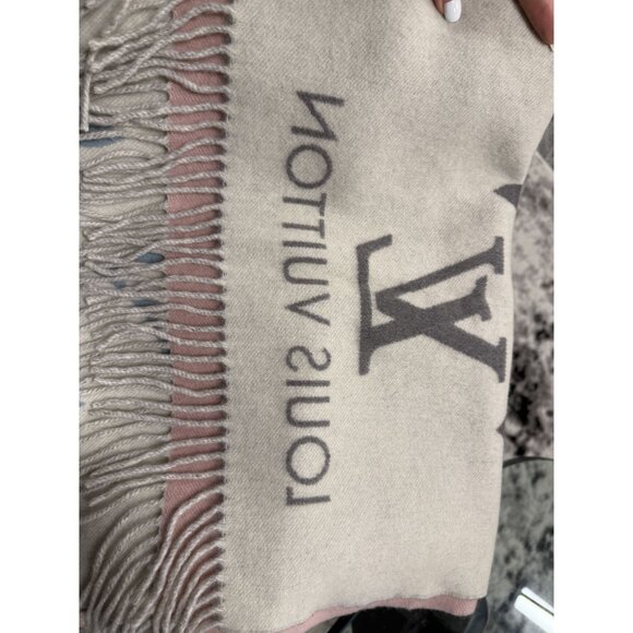 Louis Vuitton Gradient Monogram Scarf 100% Cashmere Unisex Soft Luxury Accessory - Picture 14 of 14